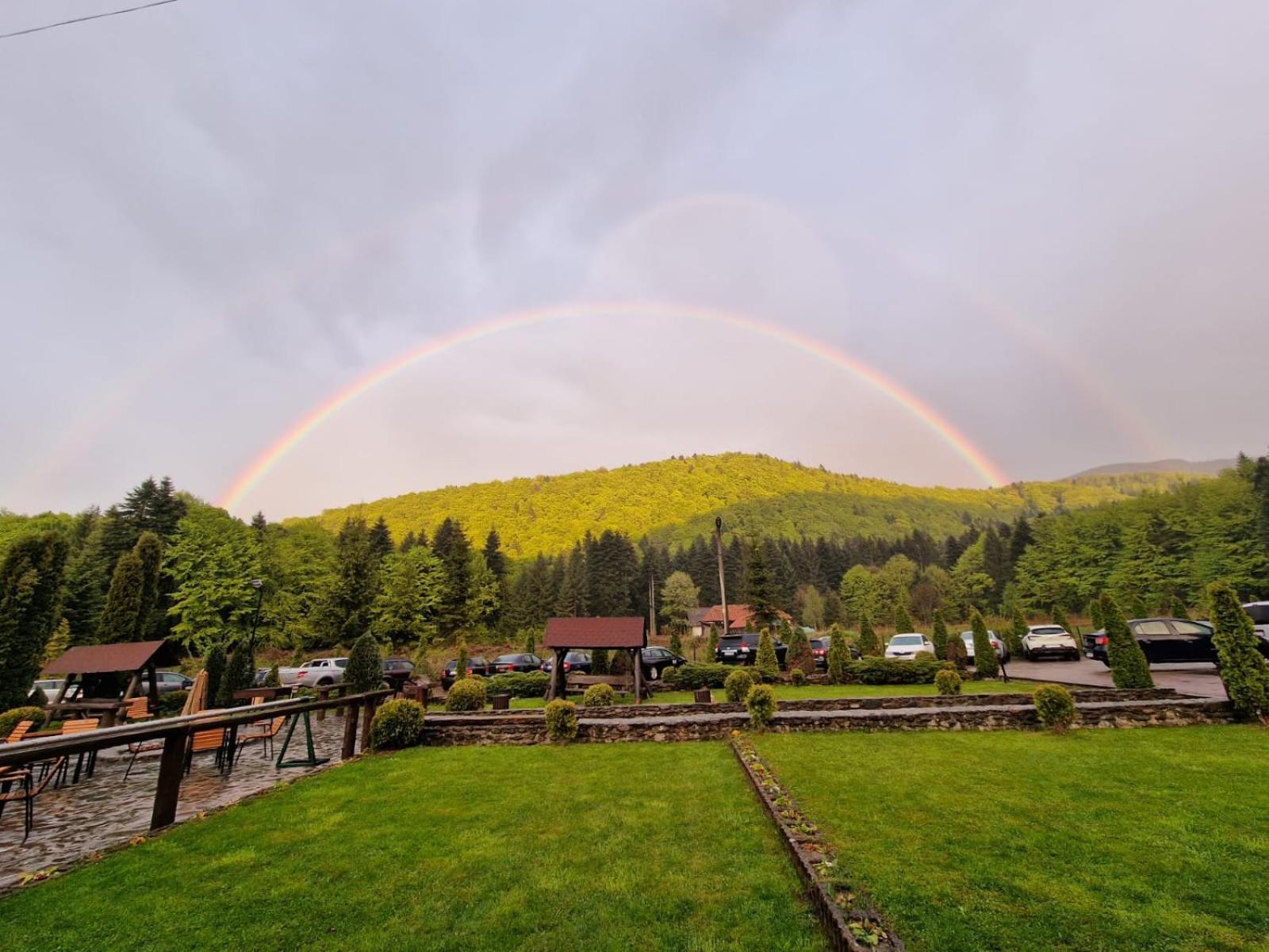 Hotel Miruna Sîmbăta de Sus Buitenkant foto
